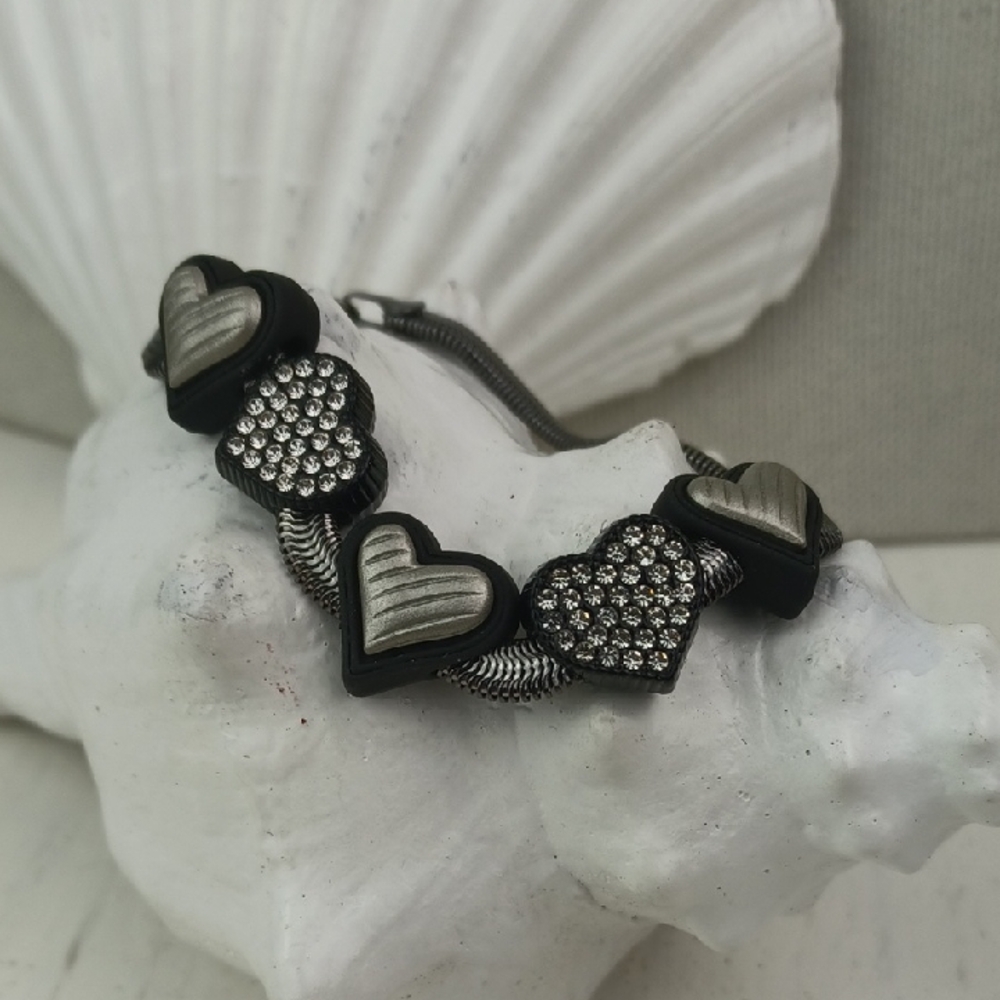 Very Cool Black & Silver Setpentine Blingy Heart Charm Bracelet